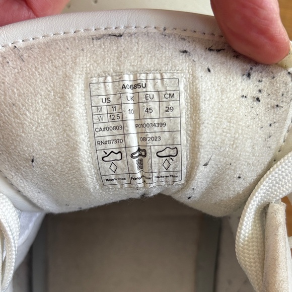 ALO Yoga Classic White Men's Sneakers - Picture 4 of 4